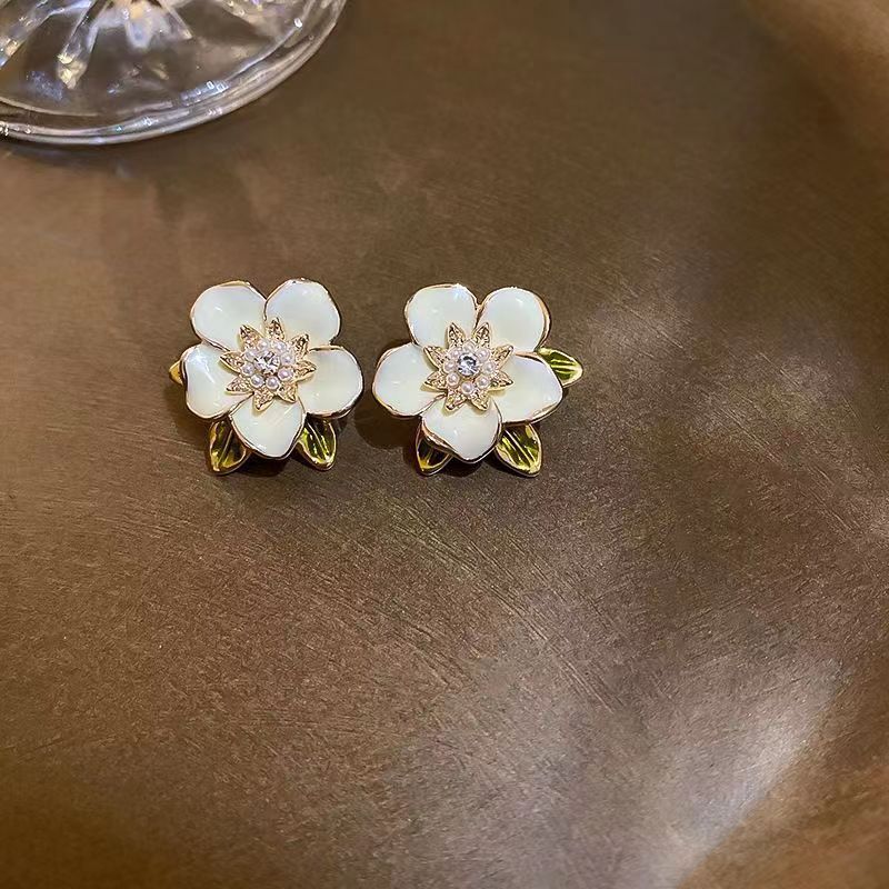 Camellia Retro Three-dimensional Flower Earrings