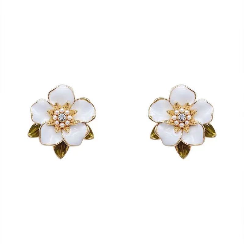 Camellia Retro Three-dimensional Flower Earrings