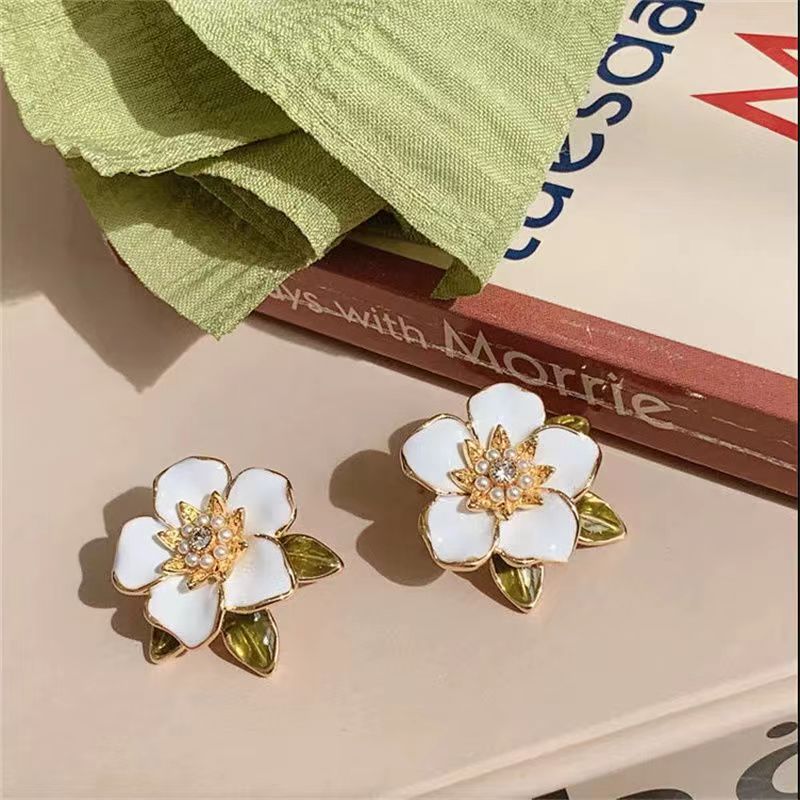 Camellia Retro Three-dimensional Flower Earrings